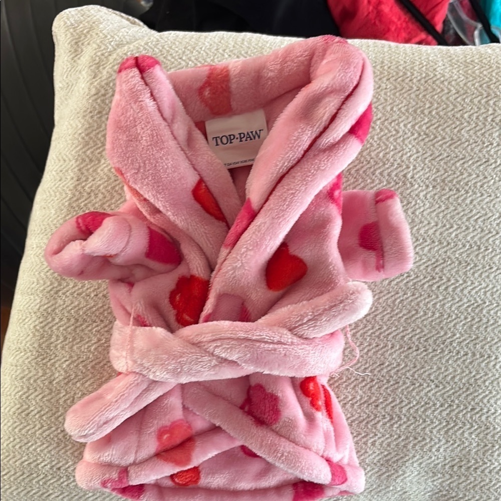 ❤️3 items for $15!❤️ Top Paw Pink Plush Robe with Heart Design